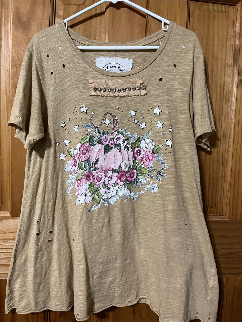 Women’s Beige Floral Pumpkin Graphic Tee by Retro Rue